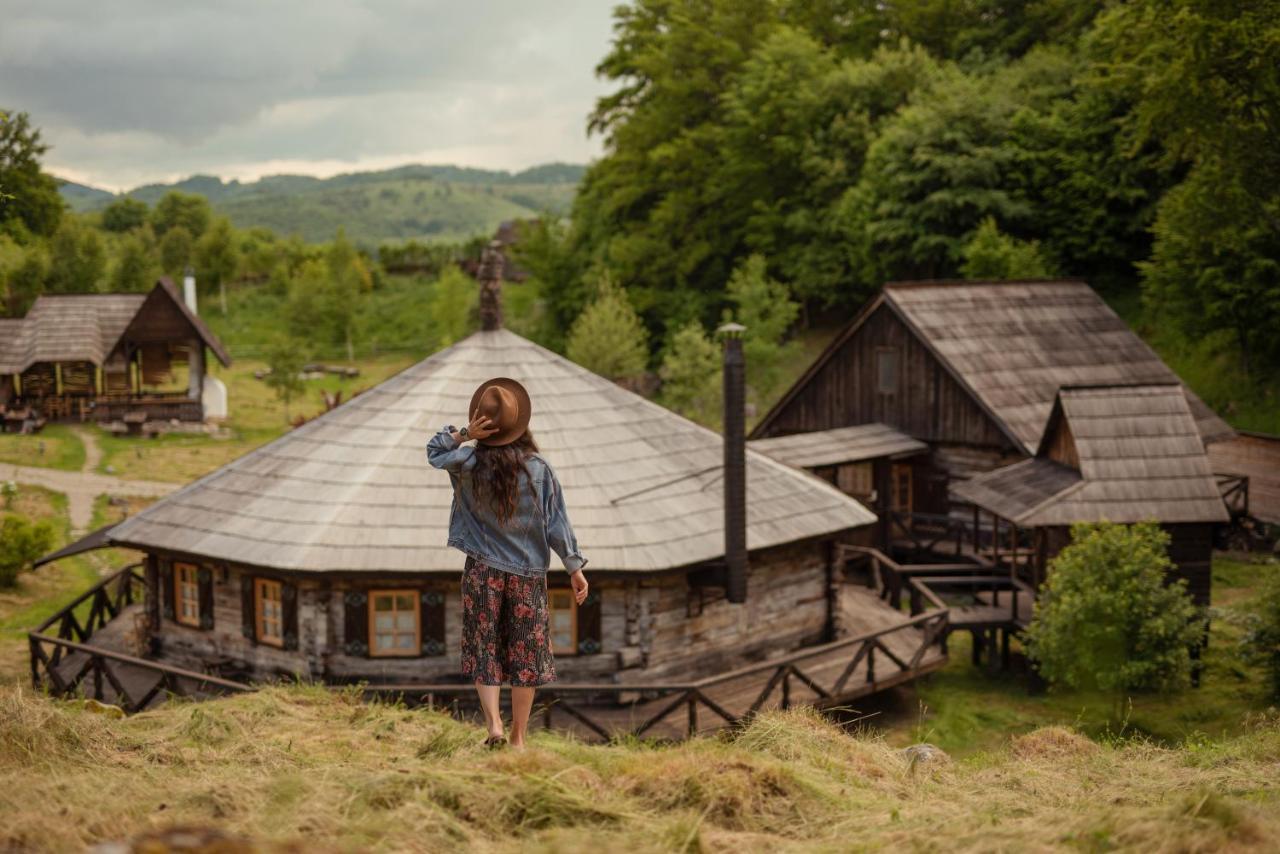 Raven'S Nest - The Hidden Village, Transylvania - Romania Sub Piatra Exterior photo