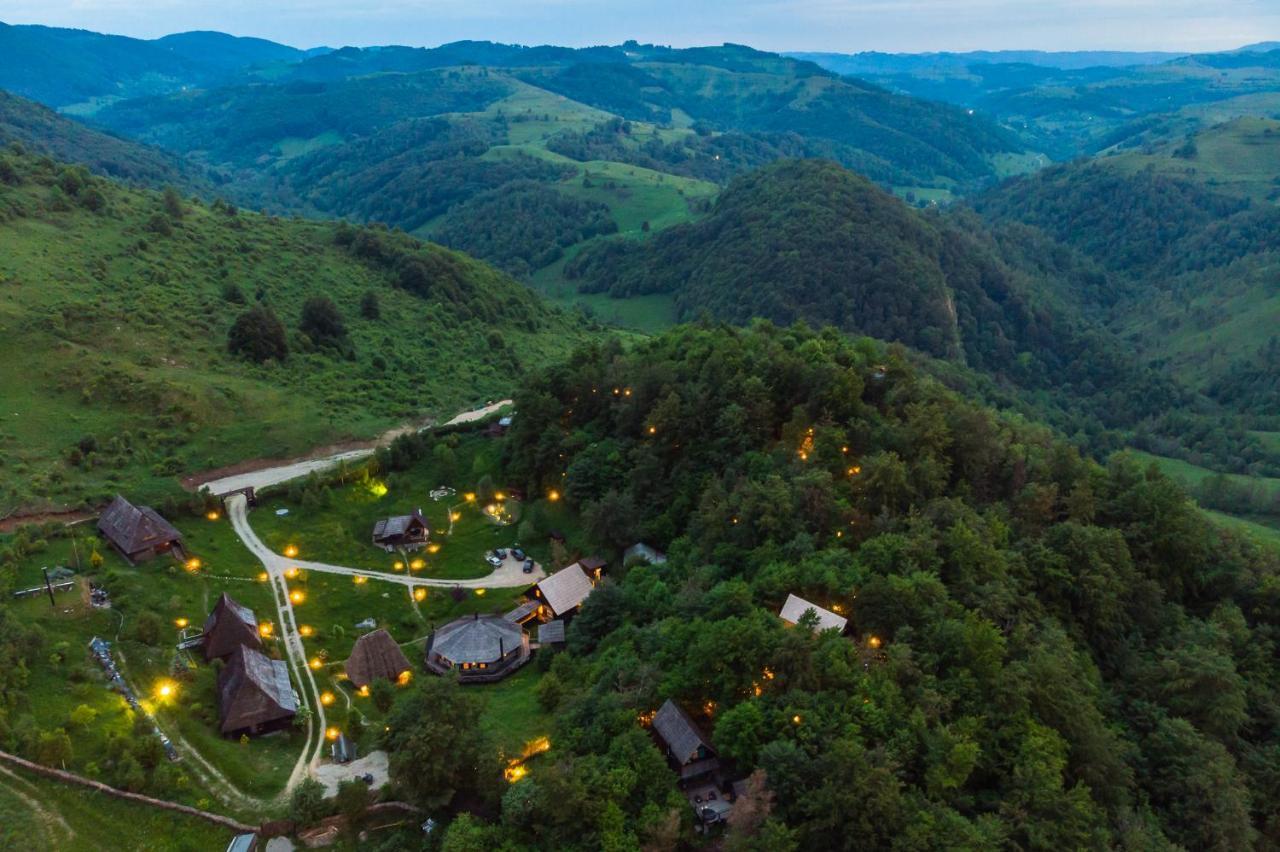 Raven'S Nest - The Hidden Village, Transylvania - Romania Sub Piatra Exterior photo