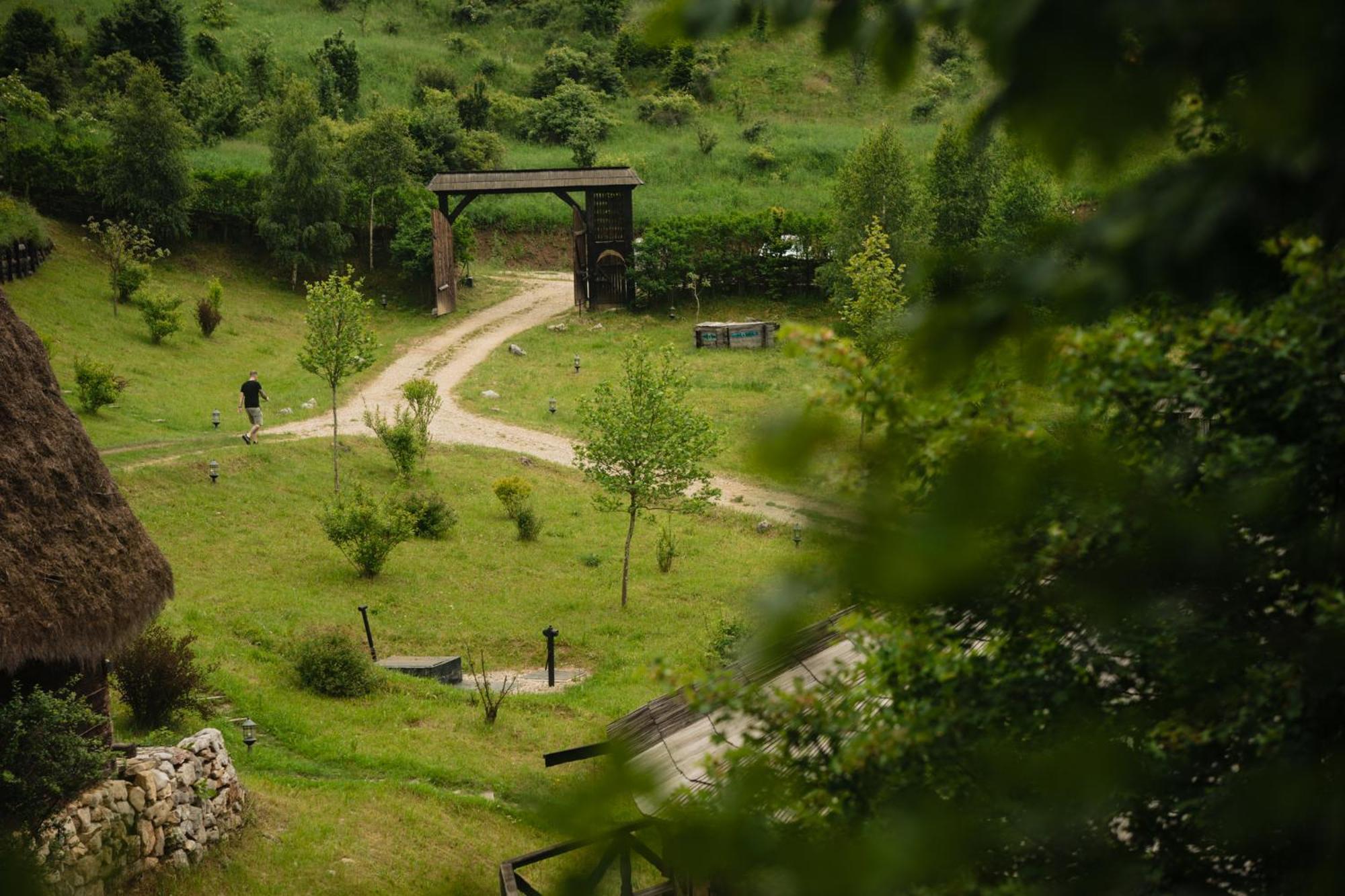 Raven'S Nest - The Hidden Village, Transylvania - Romania Sub Piatra Exterior photo